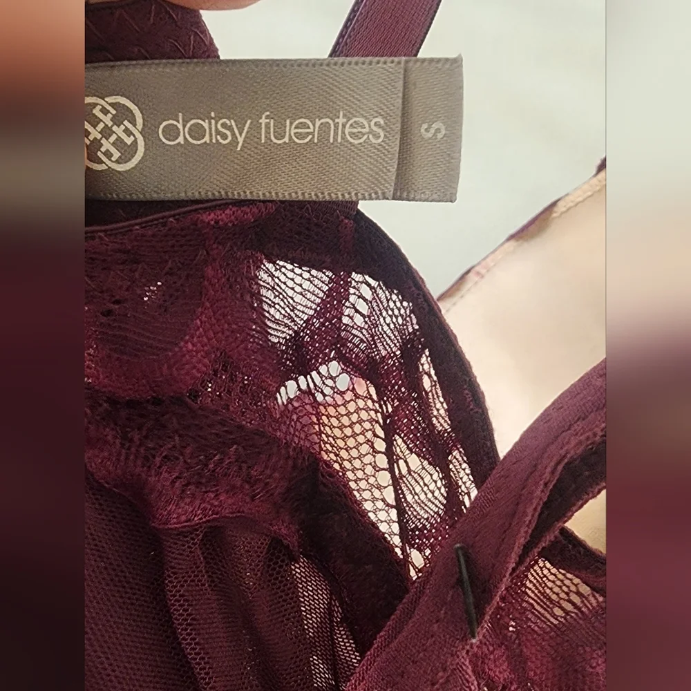 New Daysi Fuentes Elegant Lace Burgundy‎ Babydoll, Size Small.